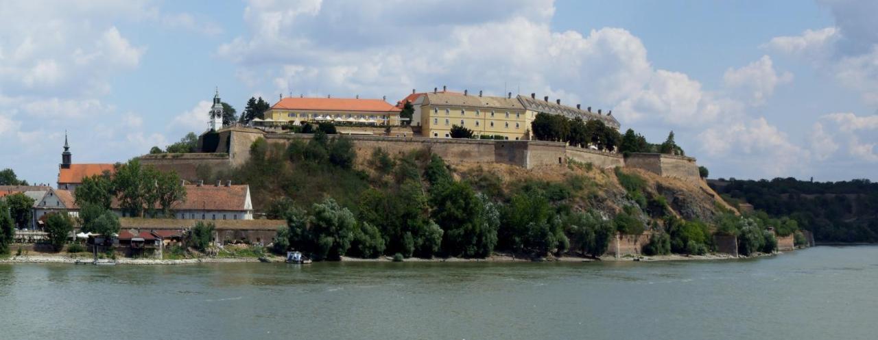 Giallo Apartment - Free Private Parking Novi Sad Exterior foto